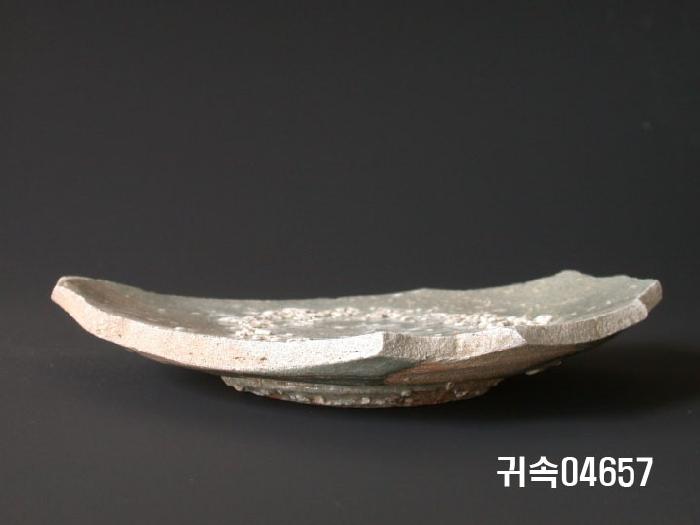 朝鮮 純白磁 楪匙 底部片 이미지
