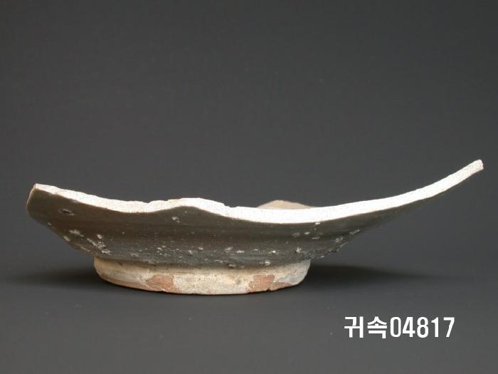 朝鮮 純白磁  접시底部片 이미지
