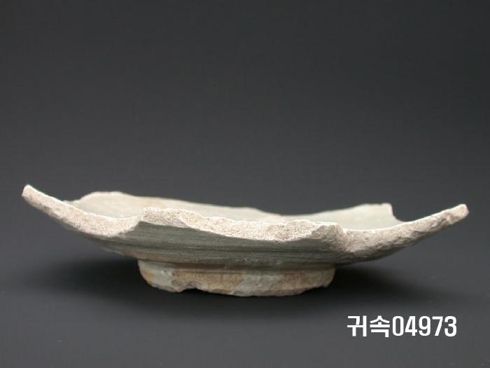 朝鮮 純白磁  접시底部片 이미지