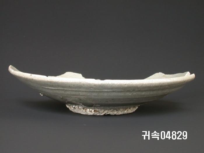 朝鮮 純白磁  접시底部片 이미지