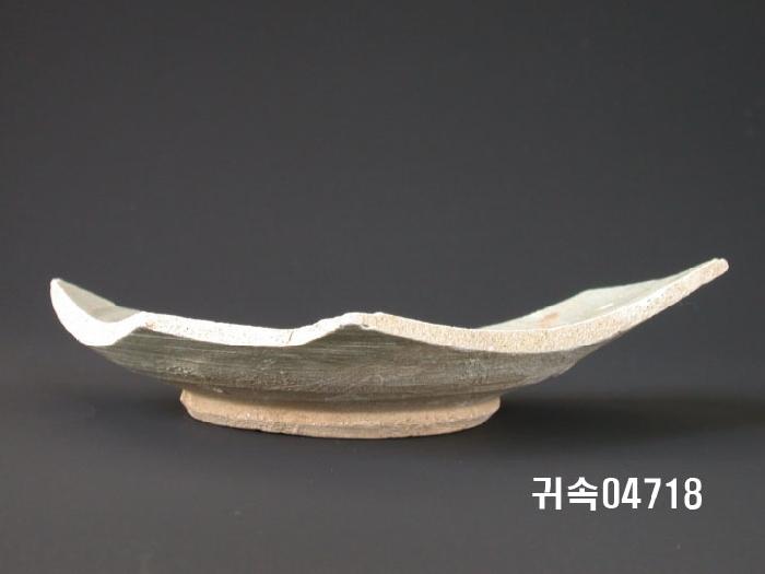 朝鮮 純白磁 접시 底部片 이미지