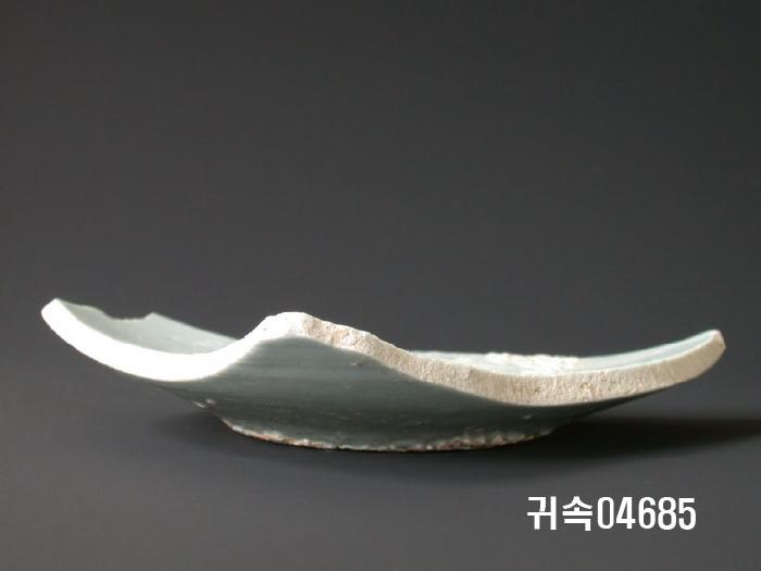 朝鮮 純白磁 접시 底部片 이미지