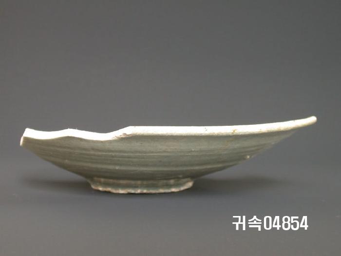 朝鮮 純白磁  접시底部片 이미지