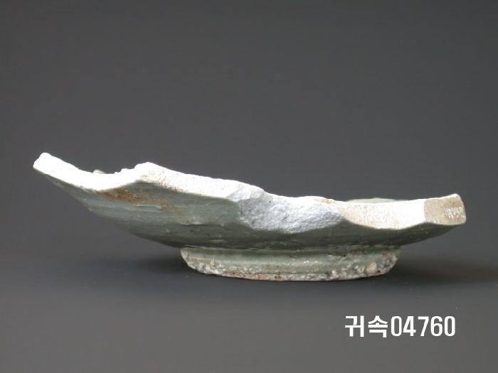 朝鮮 純白磁 접시 底部片 이미지