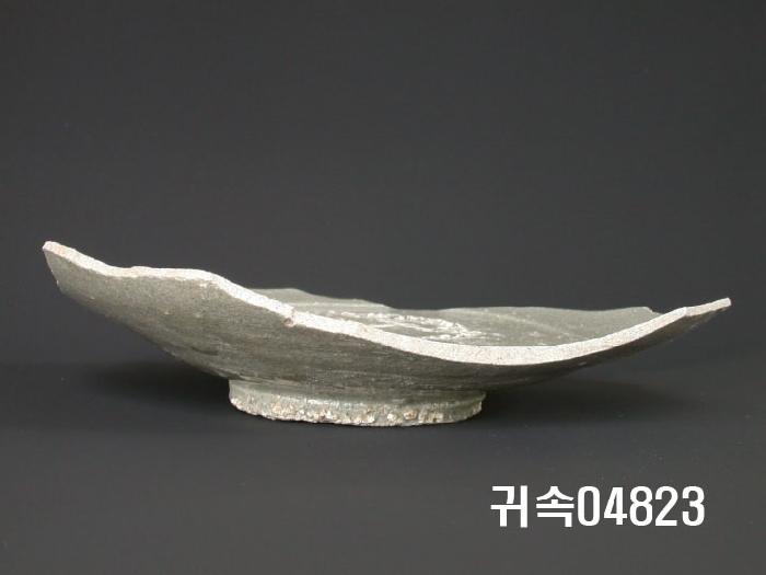 朝鮮 純白磁  접시底部片 이미지