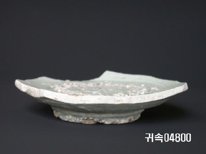 朝鮮 純白磁  접시底部片 이미지