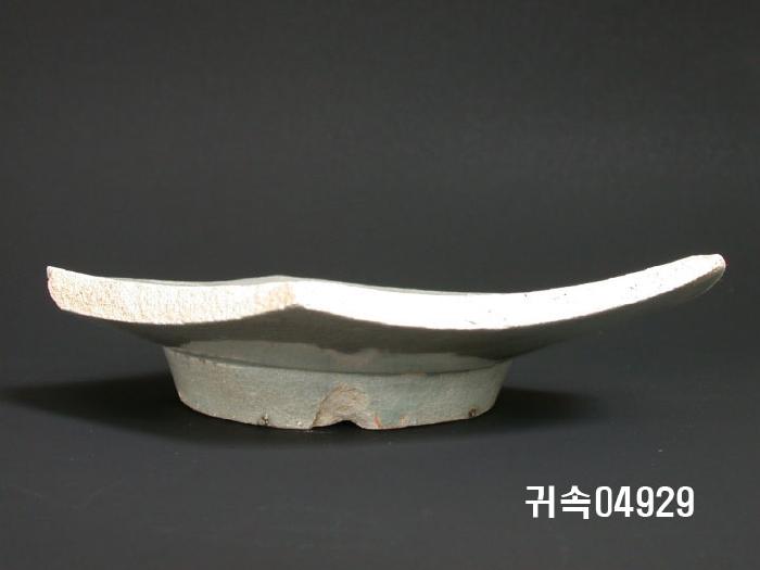 朝鮮 純白磁 접시 底部片 이미지