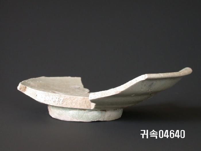 朝鮮 純白磁 楪匙 片 이미지