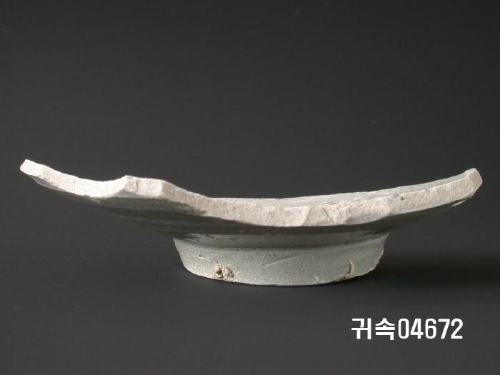 朝鮮 純白磁 접시 底部片 이미지