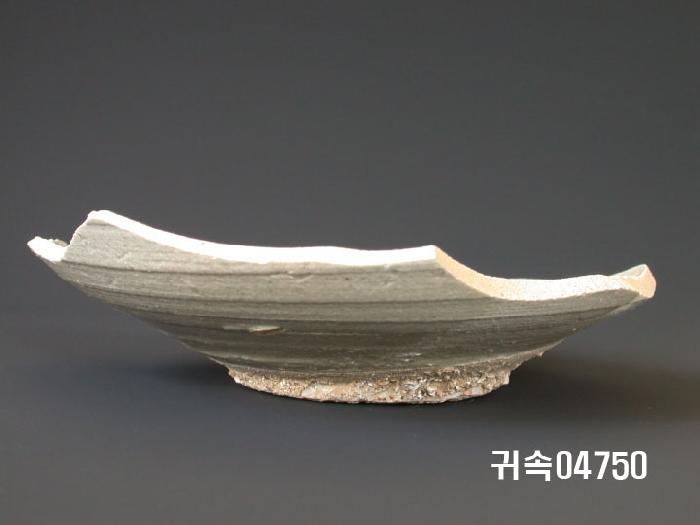 朝鮮 純白磁 접시 底部片 이미지