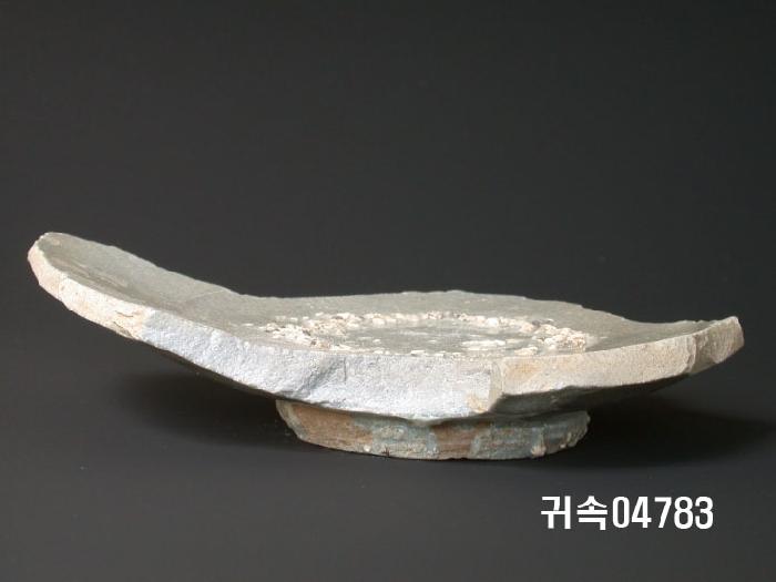 朝鮮 純白磁 접시 底部片 이미지