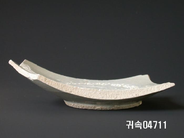 朝鮮 純白磁 접시 底部片 이미지
