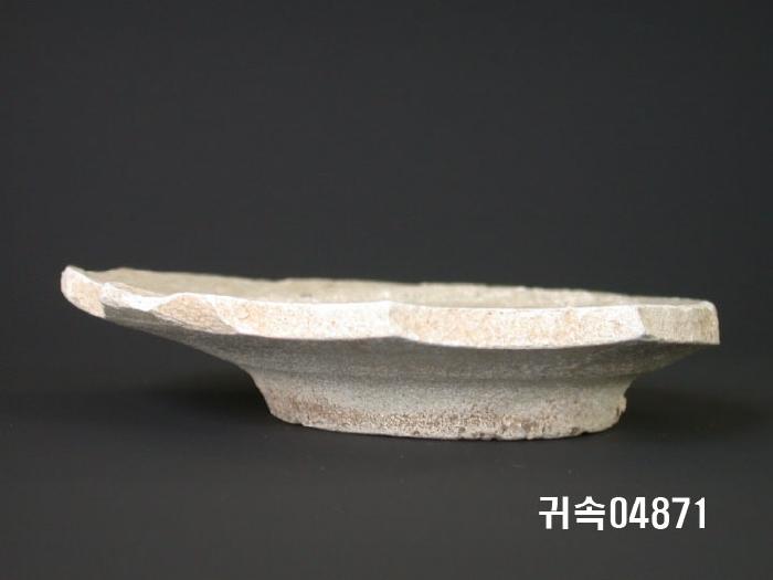 朝鮮 純白磁  접시底部片 이미지
