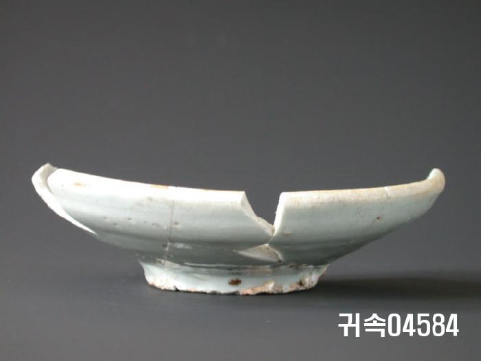 朝鮮 純白磁 楪匙 片 이미지