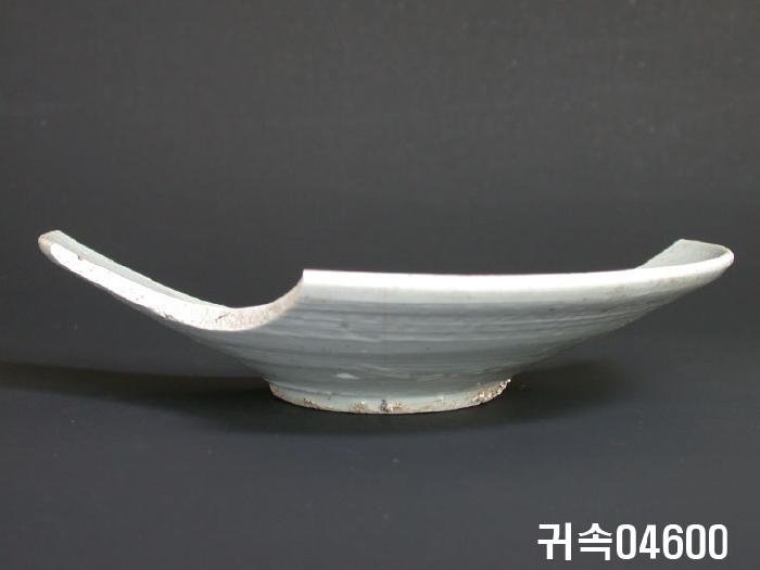 朝鮮 純白磁 楪匙 片 이미지