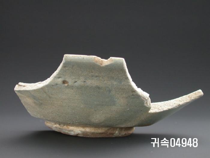 朝鮮 純白磁 접시 底部片 이미지