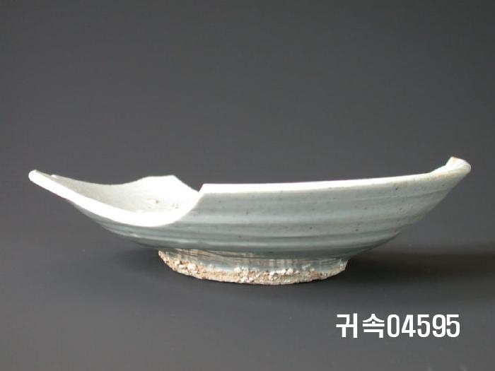 朝鮮 純白磁 楪匙 片 이미지