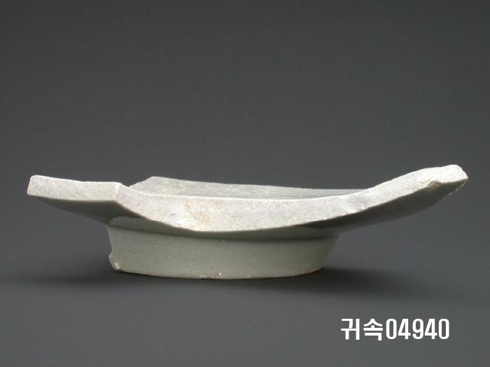朝鮮 純白磁 접시 底部片 이미지