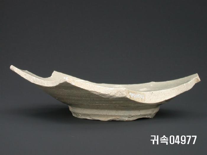 朝鮮 純白磁 楪匙 底部片 이미지
