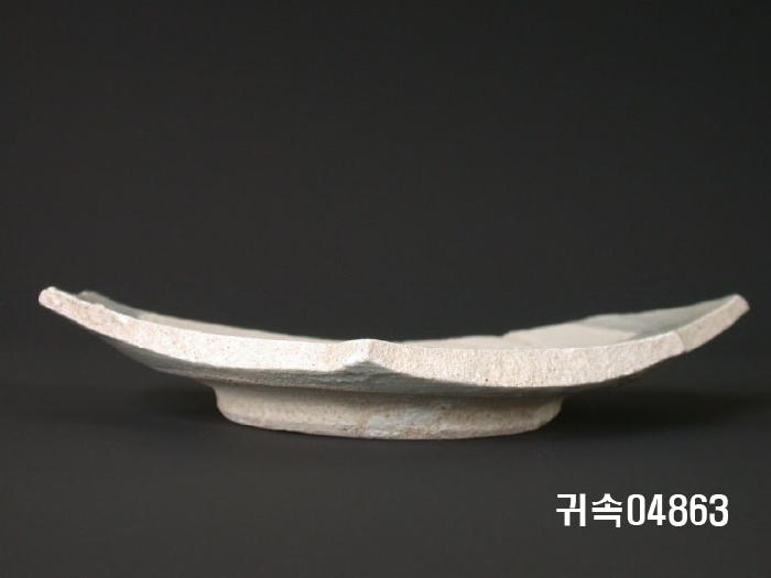 朝鮮 純白磁  접시底部片 이미지
