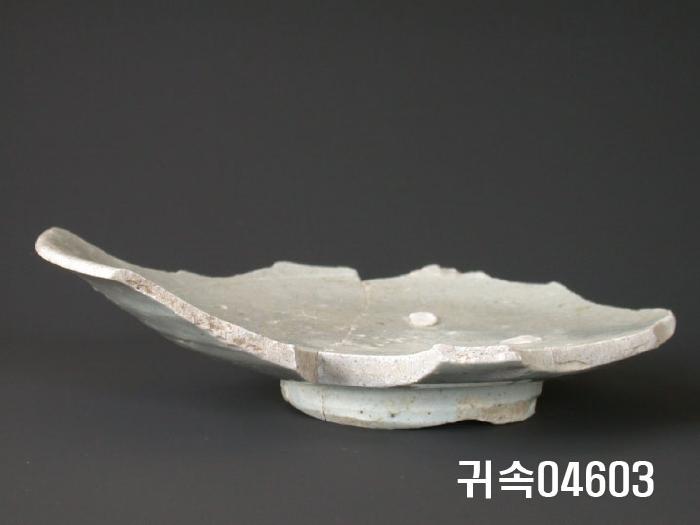 朝鮮 純白磁 楪匙 片 이미지