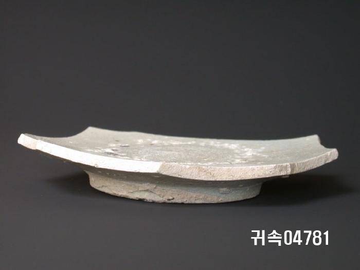 朝鮮 純白磁 접시 底部片 이미지