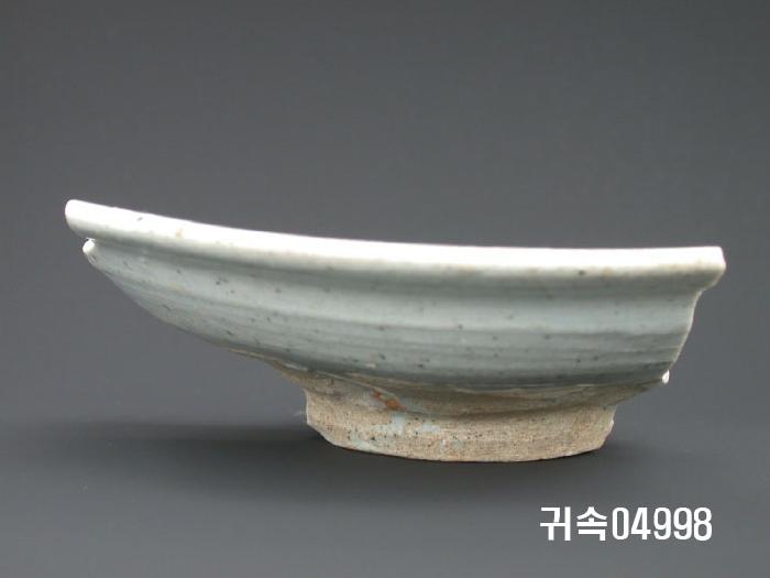 朝鮮 純白磁 楪匙 片 이미지